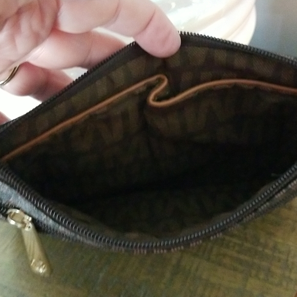 Michi Handbag - Picture 6 of 7